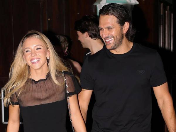 Sydney Sweeney tiene una relación con Jonathan Davino desde el año 2018.