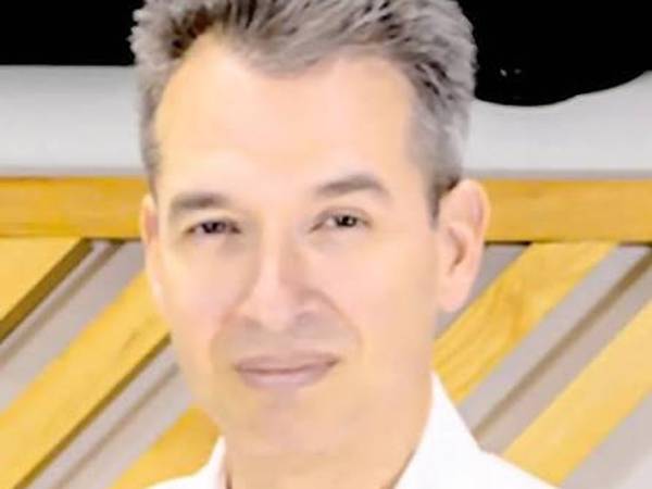 José Azcona.
