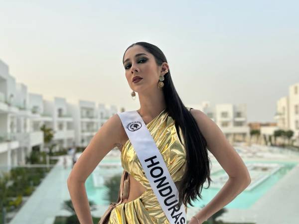 La modelo originaria del departamento de Santa Bárbara, Celia Monterrosa, viajó a la ciudad de Ain Sujna, en Egipto, con el fin de representar a nuestro país en el certamen de belleza Top Model of the World 2024.