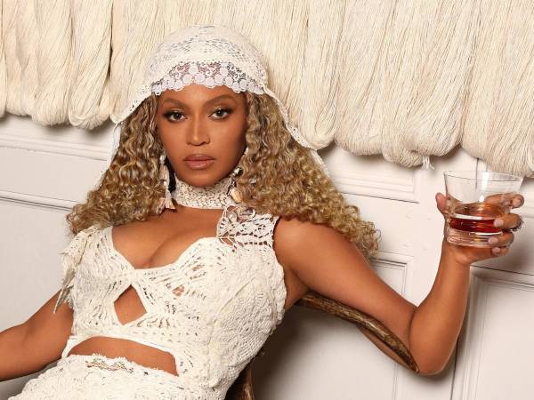 Beyoncé es la artista con más <b>premios Grammy </b>en la historia, una leyenda en el pop y ahora —para las redes sociales— la voluntad de Beyoncé tendría incluso poderes divinos. En el último mes, una tendencia de fervientes agradecimientos a la intérprete de <b>“Who run the world” </b>ha inundado TikTok, X, Instagram y Facebook.