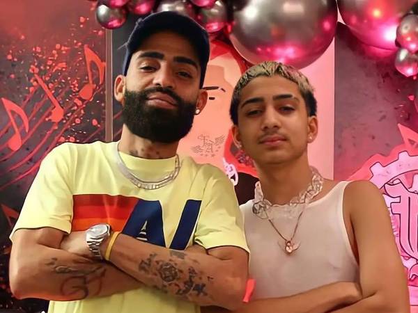 Foto de Arcángel con su hijo Austin.