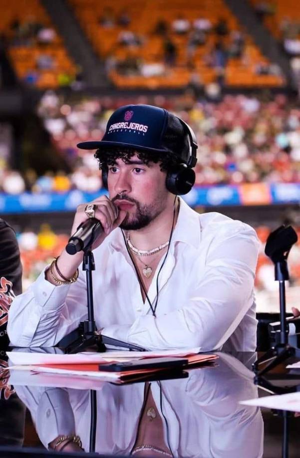 Se realizó investigación dirigida por el canal peruano Willax TV, lo que mostró que el famoso “Conejo malo” habría ingresado a Perú en varias ocasiones con visado de turista. 