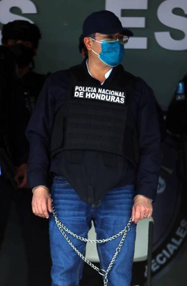 “¿Cómo es posible que se haya ocultado en la investigación esta información?, ¿cómo es posible que la misma DEA haya infiltrado a un informante y colaborador quien haciéndose pasar como rabino busco en todo momento perjudicarme, manipular la defensa? Esto con conocimiento de la DEA y los Fiscales”, añadió.