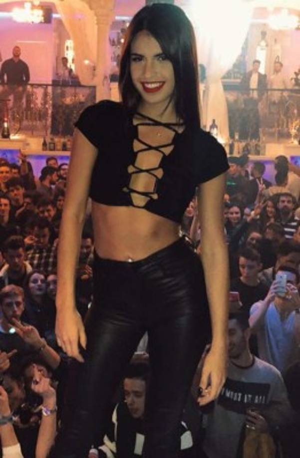 “Hay otros futbolistas más aparte del que juega en la selección española. Otro es uruguayo y el otro es argentino. No sé si está con todos ellos a la vez, pero sé que se escribe con ellos', dijo el exnovio de la modelo española que estuvo en Honduras.