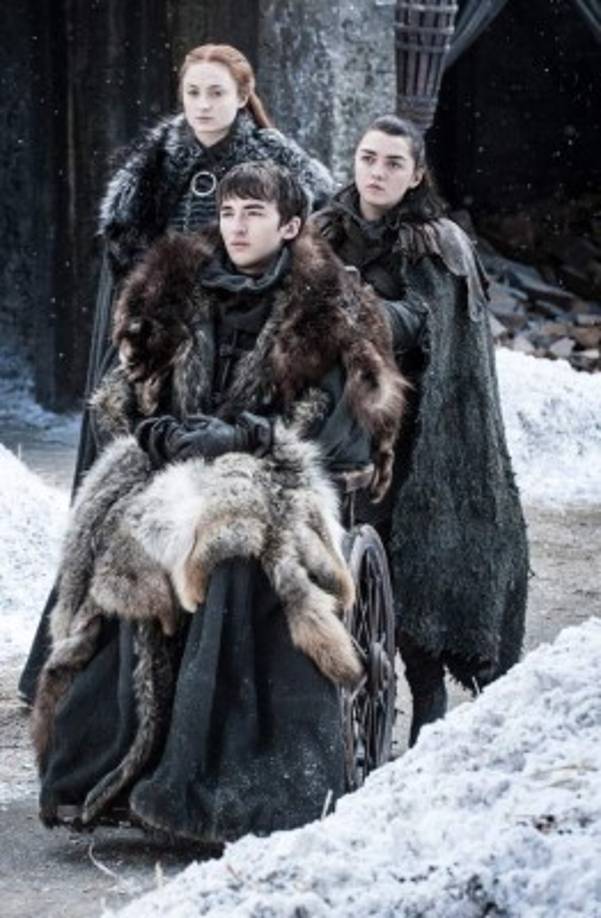 CUANDO LOS HERMANOS SE ENCUENTRAN<br/>Esta temporada vuelve a reunir a los hijos sobrevivientes de Ned Stark: Sansa, Bran y Arya, pero ninguno de ellos es el mismo de antes. Todos han cambiado, y mucho, en una relación fraternal que parece agriarse con el enfrentamiento entre las dos hijas.
