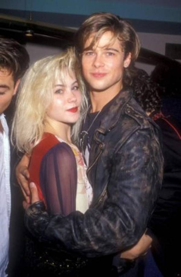Brad se consoló con la también actriz Christina Applegate, quien se convirtió en su siguiente novia. Ambos eran rubios, jóvenes y talentos promesa de Hollywood.