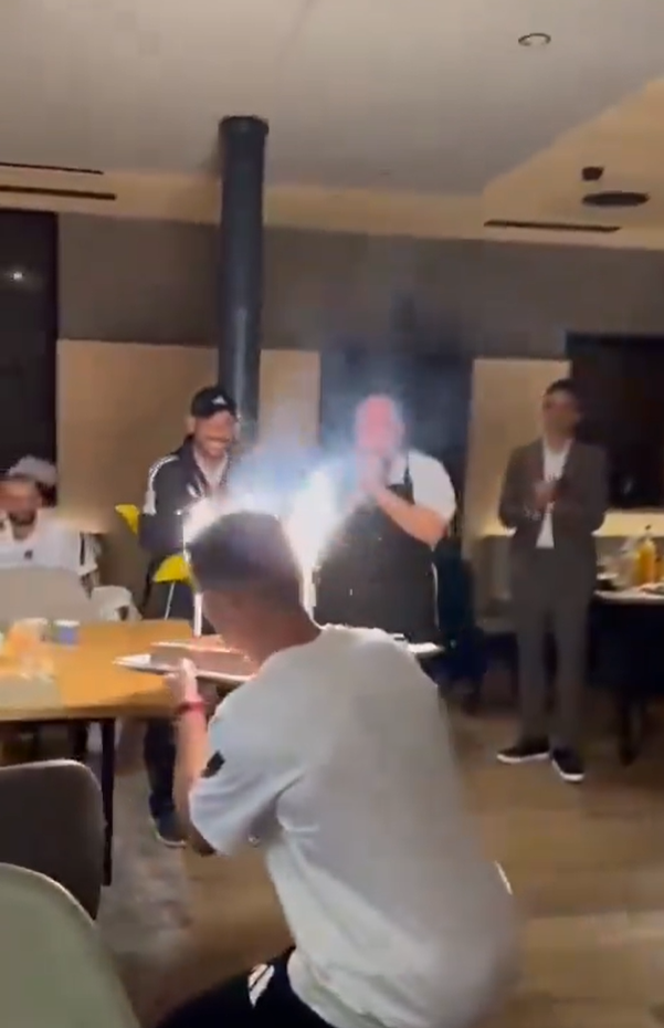 Cristiano Ronaldo emociona a un cocinero del Al-Nassr con un gesto inesperado