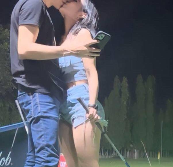 Internautas en redes sociales han mencionado que esperan que el cambio del joven sea definitivo, para que su relación no se vea en una situación de lamento.