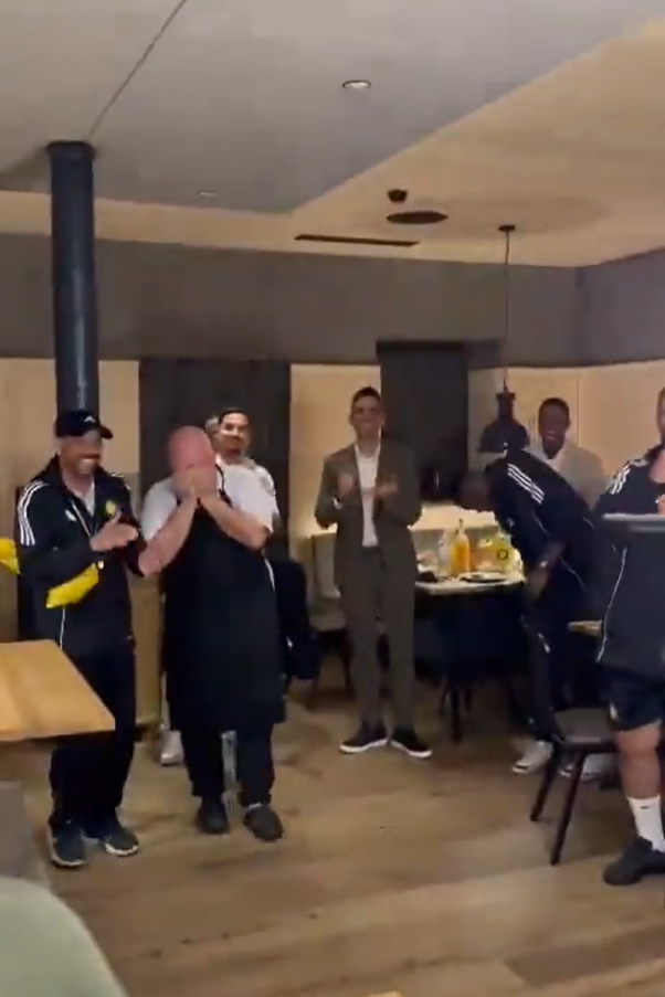 Cristiano Ronaldo emociona a un cocinero del Al-Nassr con un gesto inesperado