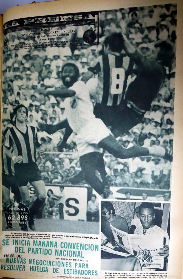 Portada de Diario LA PRENSA el día después del amistoso entre Real España y Santos.