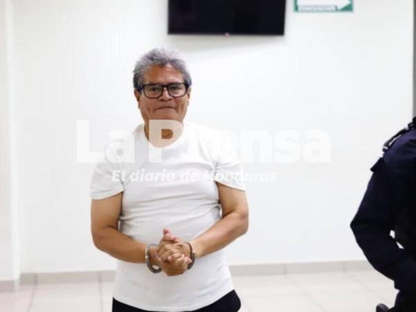 El pastor Denis Javier Erazo Cruz a su salida del Tribunal de Sentencias de San Pedro Sula.