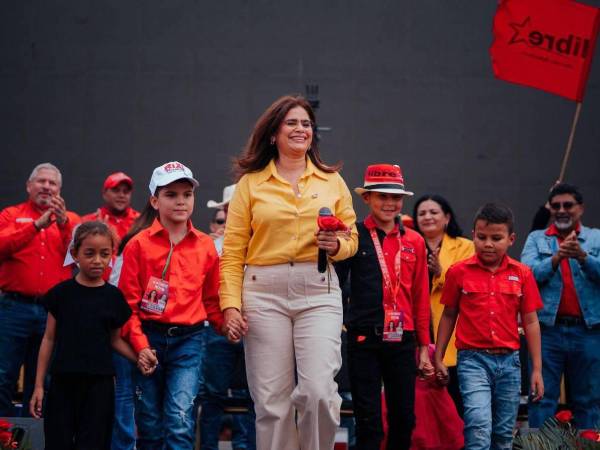 Rixi Moncada, la candidata presidencial del partido Libertad y Refundación (Libre).