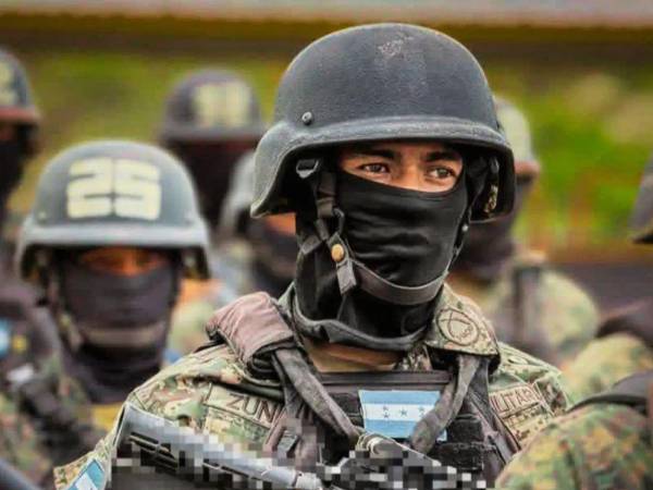 Fotografía a miembros de las Fuerzas Armadas de Honduras.