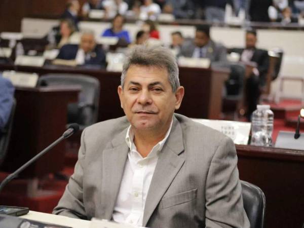 Fotografía a Marlon Lara, diputado del Partido Liberal dentro del ente legislativo.