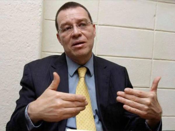 Arístides Mejía, exsecretario de Defensa, actualmente magistrado en el TJE.