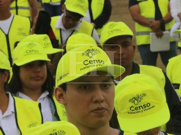 Censistas que participan en el lanzamiento del Censo Nacional de Población y Vivienda.