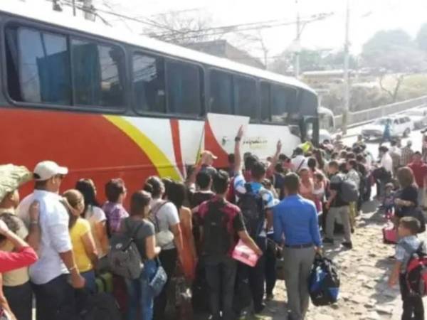 Imagen de supuestos hombres armados asaltando un autobús de Tegucigalpa-Choluteca fue creada con IA