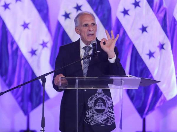 Nasry Asfura, presidente de la República, durante el discurso de los primeros seis meses de su gobierno.