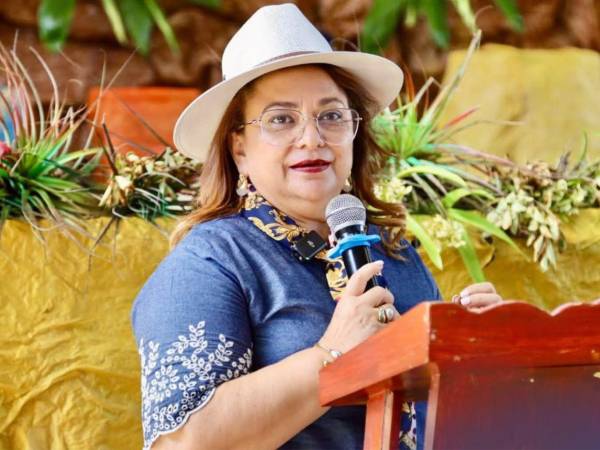 Arely Argueta asumió el 27 de enero la titularidad de la Secretaría de Educación, tras ser juramentada por el presidente Nasry Asfura.