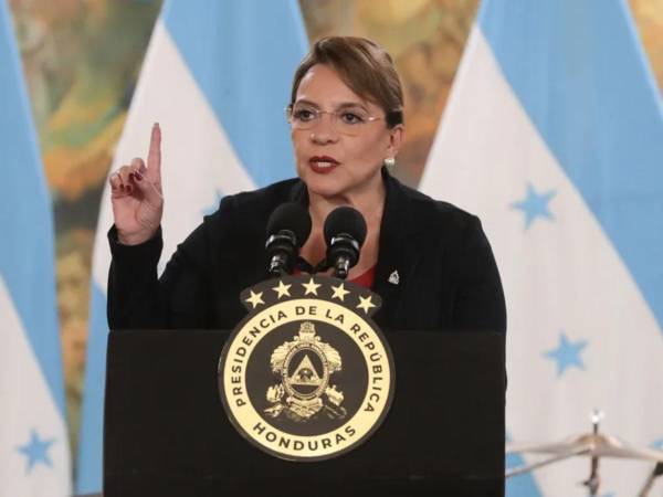 Fotografía a Xiomara Castro mientras pronunciaba un discurso el 28 de junio de 2025.