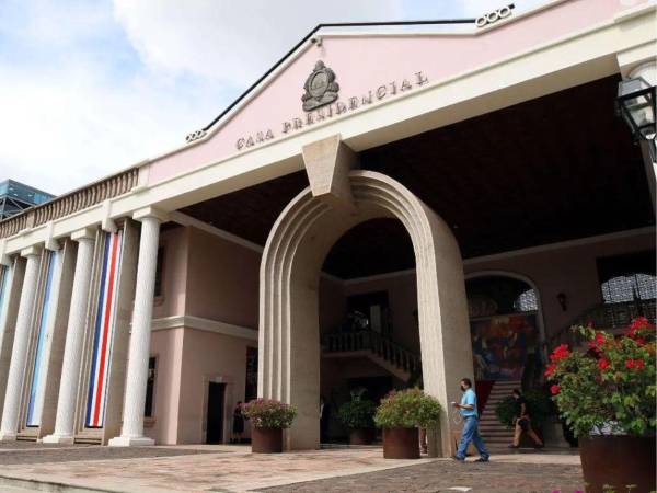 Imagen de la fachada de la Casa Presidencial en Honduras.