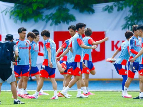 Selección de Japón entrenando en la Facultad de Medicina de la Universidad Autonoma de Nuevo León.