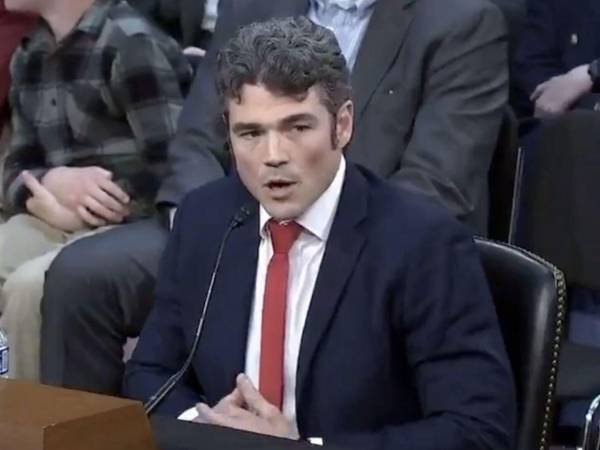 Kent acusó a altos funcionarios israelíes de haber impulsado una campaña de desinformación para impulsar la ofensiva contra Irán