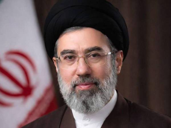 Fotografía tomada a través de rastreo de redes de Mojtaba Jameneí, hijo del fallecido ayatolá, Ali Jameneí, quién fue elegido como líder supremo de Irán, informó este domingo en la noche la agencia IRNA.