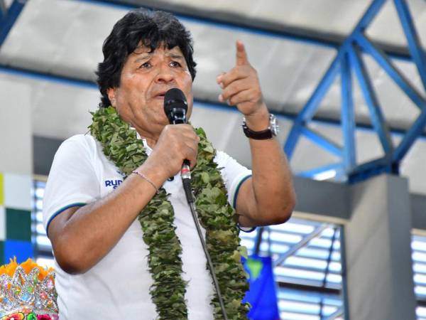 El expresidente boliviano Evo Morales habla durante un evento en Villa Tunari (Bolivia).