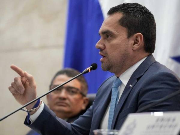 Tomás Zambrano salió al paso tras los cuestionamientos del expresidente Manuel Zelaya Rosales por su gestión al frente del Congreso Nacional.