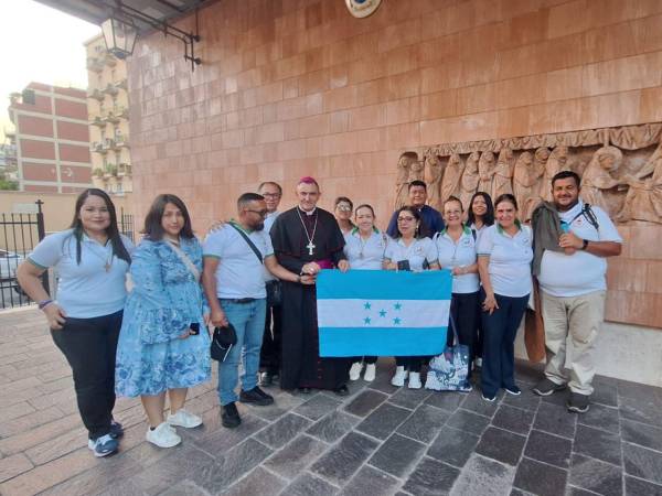Delegación hondureña en la Misa del Jubileo 2025 en el Vaticano.