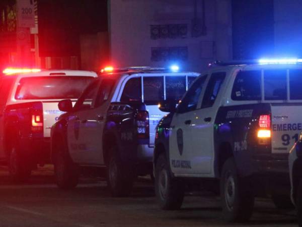 Durante el enfrentamiento, un agente de la DPI fue impactado por un proyectil en su chaleco antibalas, logrando salir ileso gracias al equipo de protección.