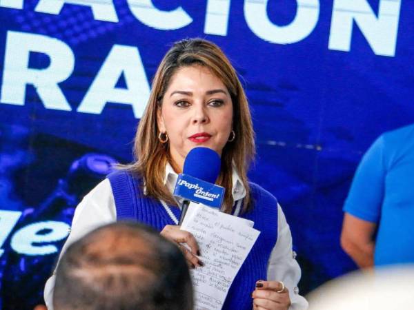 La respuesta de María Antoneita surge luego de que Rixi Moncada denunciara un supuesto “asalto al poder” tras la destitución de Johel Zelaya y renuncia de Rebeca Ráquel Obando.