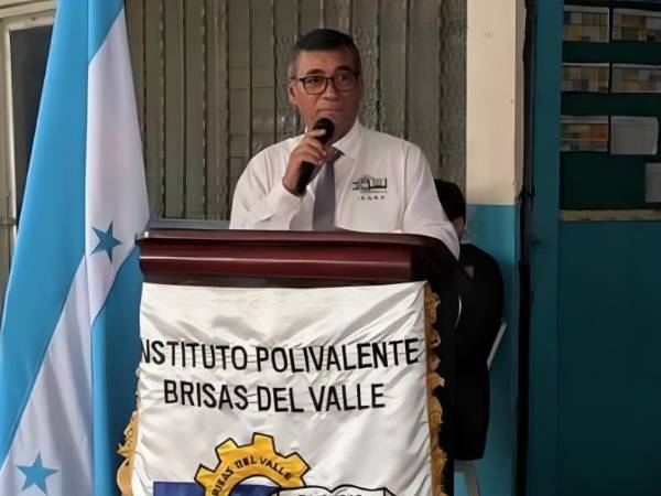 El Ministerio Público (MP) informó sobre importantes avances en la investigación por la muerte del docente y director del Instituto Polivalente Gubernamental Brisas del Valle, en Cofradía, Cortés, Víctor Fiallos Paz, quien fue asesinado a finales de mayo.