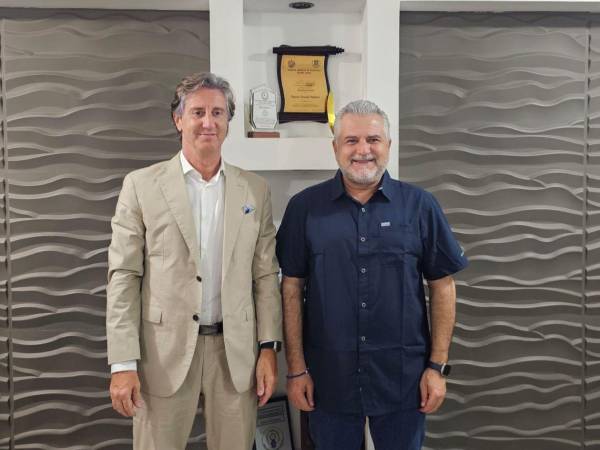 Yaudet Burbara, gerente general de la ENP, sostuvo un encuentro con Alessandro Fracassetti, representante residente del PNUD en Honduras.