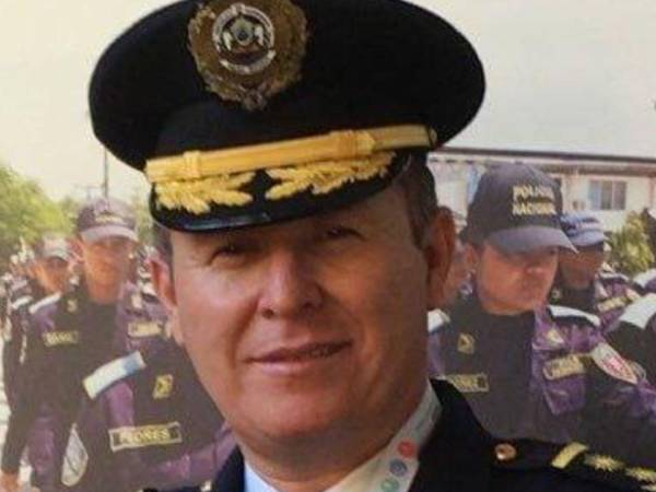 El nuevo secretario de Seguridad es egresado de la 14ª promoción de la Academia Nacional de Policía (ANAPO).