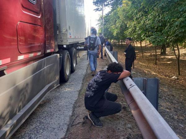 Escena del fatal accidente ocurrido este lunes y que cobró la vida de un niño de 11 años en el segundo anillo de San Pedro Sula.