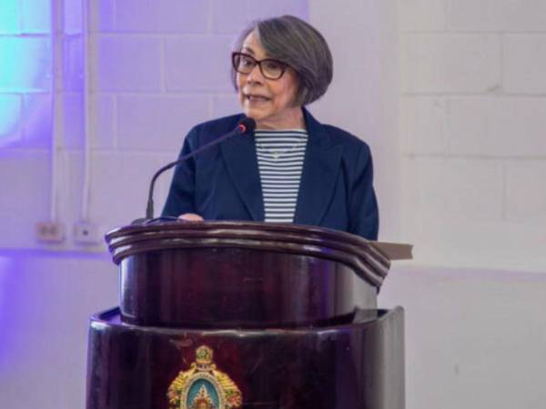 La titular de Cancillería informó que las embajadas, consulados y misiones diplomáticas mantienen controles administrativos y mecanismos de supervisión.