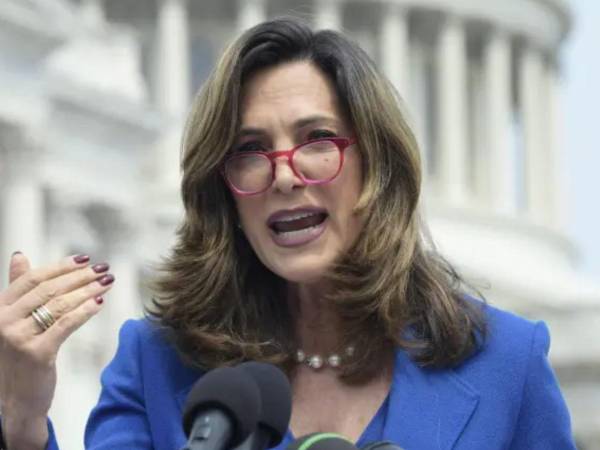 María Elvira Salazar sostuvo que los hondureños ya se expresaron con claridad en las urnas y llamó a respetar los resultados del CNE.