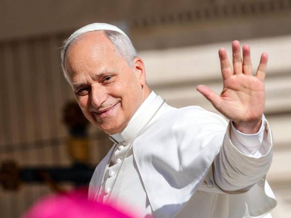 Fotografía de archivo, tomada el pasado 27 de septiembre, del Papa León XIV, en la plaza de San Pedro, en la Ciudad del Vaticano.
