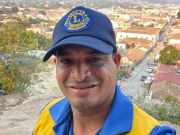 Un reconocido instructor de danza, maestro y ganadero fue encontrado calcinado dentro de su propiedad en el sector de Lancetilla, municipio de Tela, Atlántida.
