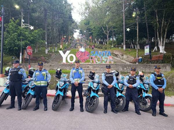 ​La entrega fue supervisada y dirigida por el comisionado de Policía Rodolfo Buezo Velásquez, Jefe Regional de la Zona 4.