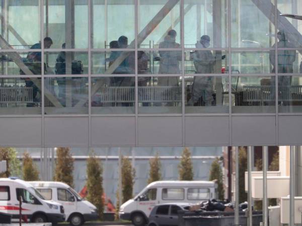 Pese a la cuarentena impuesta en hospitales, el Kremlin llamó a la calma y a fiarse exclusivamente de las informaciones del servicio ruso de defensa del consumidor, Rospotrebnadzor, tras la alerta emitida por la Casa Blanca.