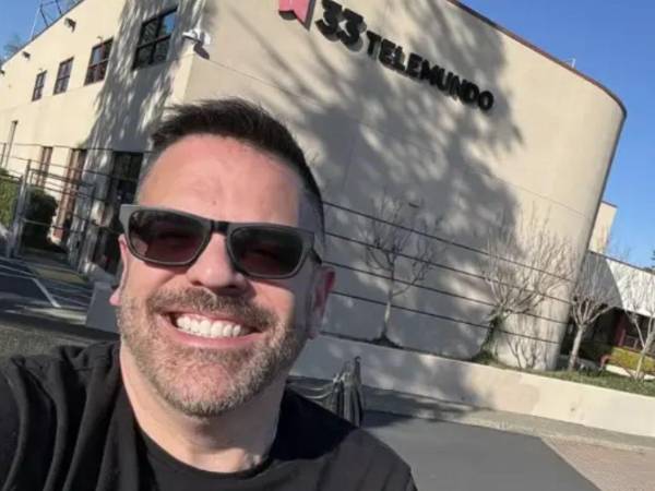 El periodista y ejecutivo de medios José Alberto Suárez, de 55 años, falleció este miércoles 19 de agosto en un accidente de helicóptero ocurrido en el norte de Kenia, según confirmaron Telemundo y NBC Universal. Suárez era presidente y gerente general de varias estaciones de Telemundo en Florida.