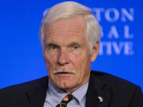Fotografía de archivo del 23 de septiembre de 2009 que muestra al empresario estadounidense Ted Turner, fundador de CNN, participando en el segundo día de la Quinta Reunión Anual de la Iniciativa Global Clinton en Nueva York (EEUU). EFE/ Ramin Talaie