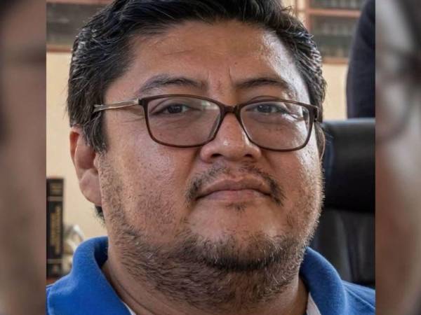 El crimen estaría relacionado con una denuncia que el profesor habría presentado por la presunta venta de drogas por parte de un alumno.