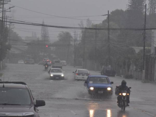 La Secretaría de Gestión de Riesgos y Contingencias Nacionales (Copeco) declaró alerta amarilla en cinco departamentos y alerta verde en otros tres, debido al ingreso de una vaguada prefrontal y un frente frío que afectará al país durante 72 horas.