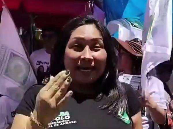 Susy Aponte, periodista peruana conocida como la China Polo, fue asesinada el sábado cuando recorría la ciudad andina de Caraz en plena campaña electoral.