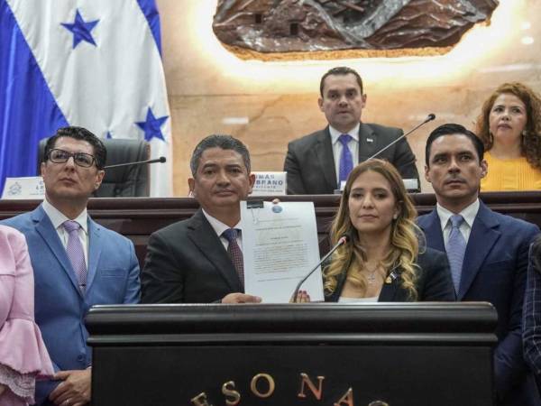 LA PRENSA consultó a algunos miembros de la comisión, quienes, bajo condición de anonimato, confirmaron que el asedio es generalizado