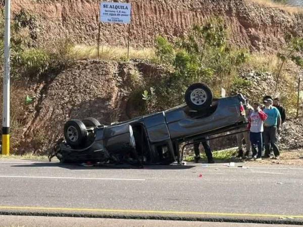 Escena del accidente de tránsito que dejó una víctima mortal y cuatro heridos en la carretera CA-5.